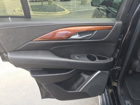Used 2019 Cadillac Escalade Premium Luxury image 28