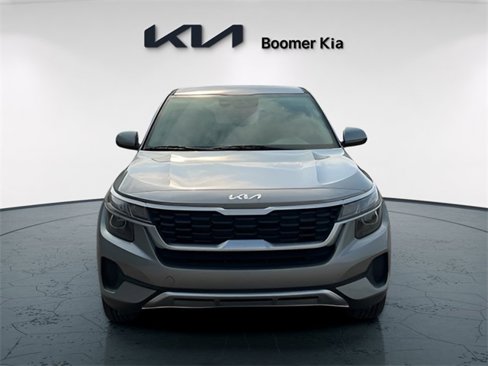 Certified 2023 Kia Seltos LX image 2