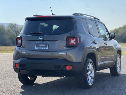 Used 2017 Jeep Renegade Latitude image 4