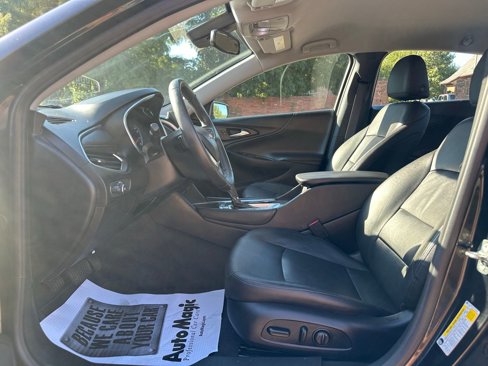 Used 2020 Chevrolet Malibu LT w/ Leather Package image 3