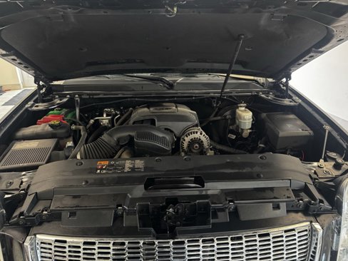 Used 2014 GMC Yukon SLT w/ SLT Chrome Package image 32