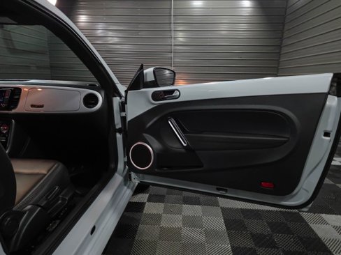 Used 2017 Volkswagen Beetle 1.8T SE image 29