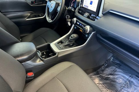 Certified 2025 Toyota RAV4 LE image 24