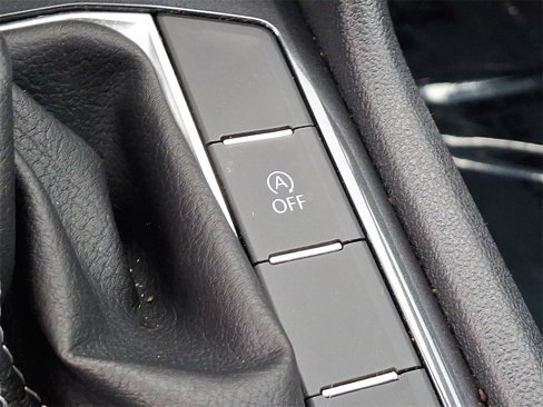 Used 2022 Volkswagen Tiguan SE image 25