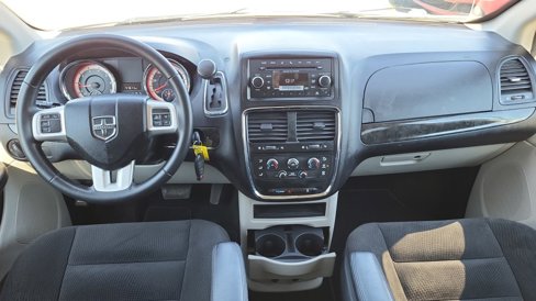Used 2017 Dodge Grand Caravan SE w/ UConnect Hands-Free Group image 25