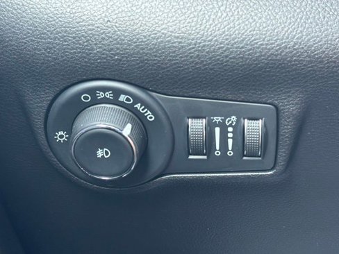 Used 2022 Jeep Compass Latitude image 19