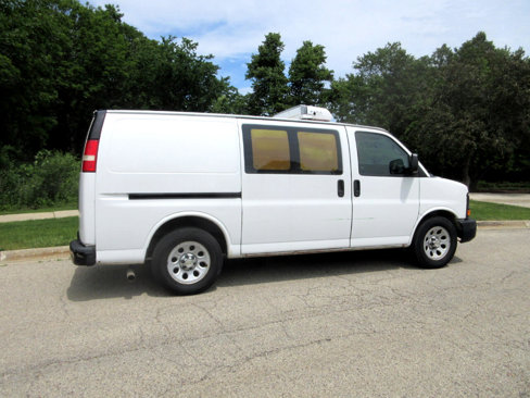 Used 2011 Chevrolet Express 1500 AWD image 10