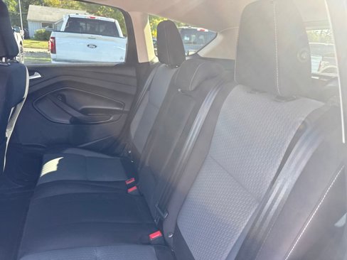 Used 2019 Ford Escape SE image 16