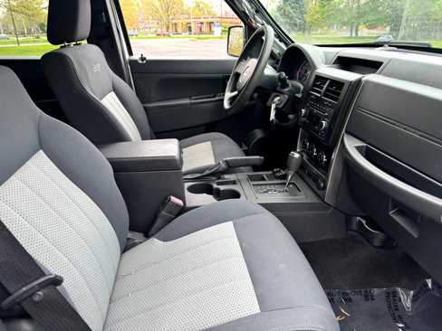 Used 2009 Jeep Liberty Sport w/ Popular Equipment Group image 32