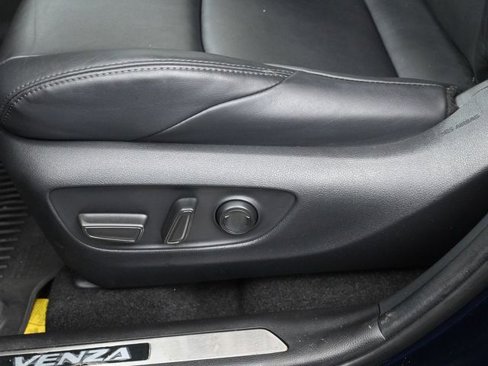 Certified 2022 Toyota Venza XLE image 26
