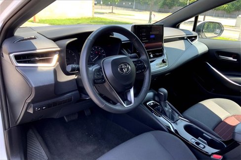 Used 2024 Toyota Corolla SE image 14