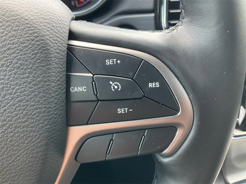 Used 2021 Jeep Grand Cherokee Laredo X image 28
