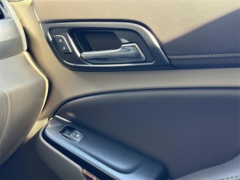 Used 2017 Chevrolet Suburban Premier image 29