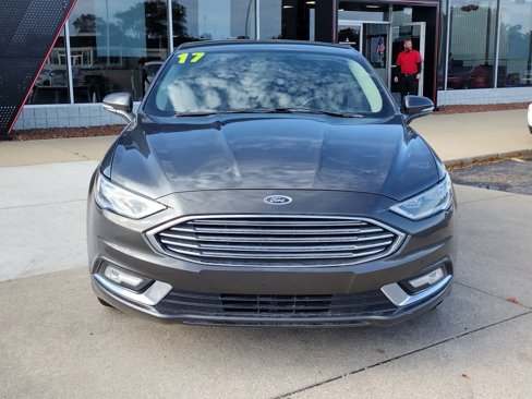 Used 2017 Ford Fusion SE w/ Fusion SE Technology Package image 10