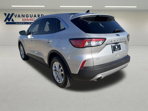 Used 2020 Ford Escape SE image 3