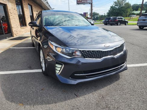 Used 2018 Kia Optima S w/ Panoramic Sunroof Package image 7