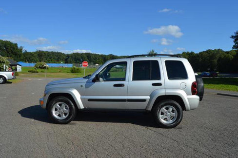 Used 2005 Jeep Liberty Renegade image 55