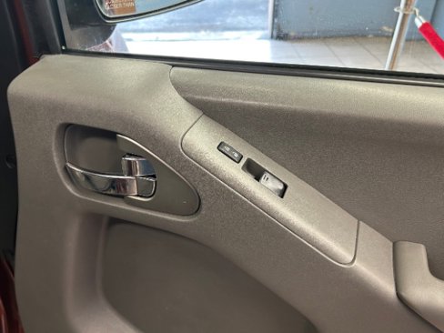Used 2016 Nissan Frontier SV w/ SV Value Truck Package image 9