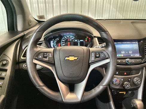 Certified 2022 Chevrolet Trax LT w/ LT Convenience Package image 11