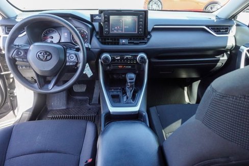 Used 2019 Toyota RAV4 LE image 3