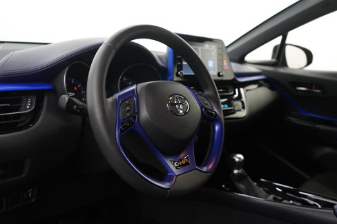 Used 2021 Toyota C-HR Limited image 17