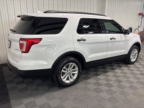 Used 2017 Ford Explorer FWD image 3