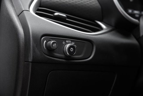 Used 2021 Chevrolet Malibu RS image 35