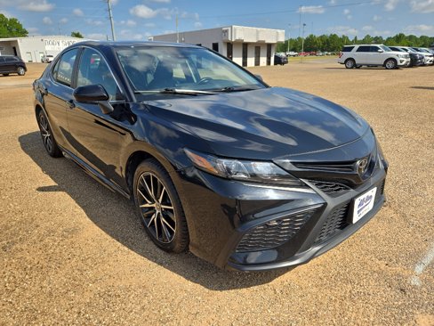 Used 2024 Toyota Camry SE image 7