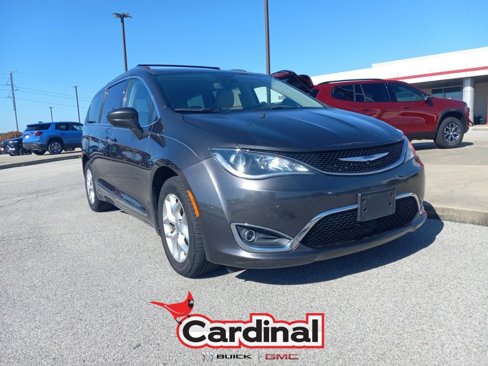 Used 2020 Chrysler Pacifica Touring-L w/ Tire & Wheel Group image 1