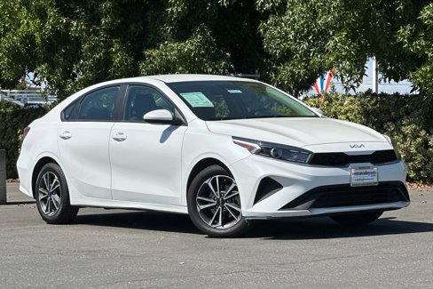 Used 2023 Kia Forte LXS image 2