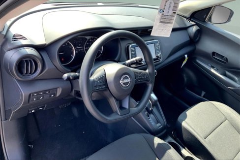 New 2025 Nissan Kicks Play S image 7