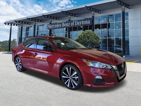 Used 2022 Nissan Altima 2.5 SR image 2