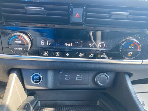 Used 2021 Nissan Rogue SV image 29