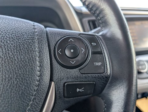 Used 2016 Toyota RAV4 Limited image 19