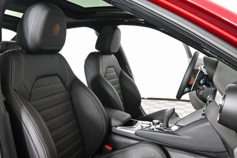 New 2025 Alfa Romeo Giulia w/ Driving Assist Package image 25