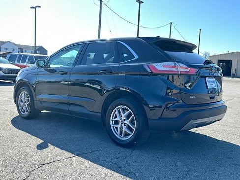 Used 2023 Ford Edge SEL image 5