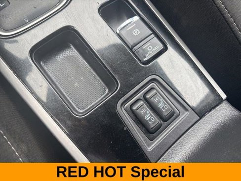 Used 2020 Mitsubishi Outlander ES image 24