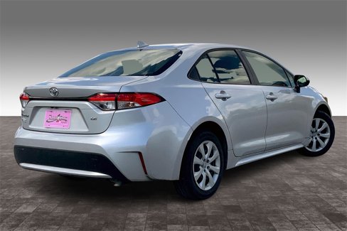 Used 2022 Toyota Corolla LE image 14