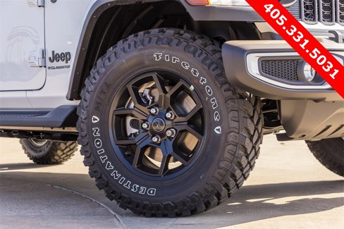 New 2025 Jeep Gladiator Sport image 2