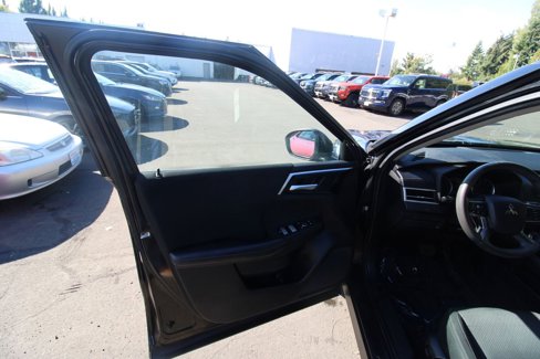 Used 2022 Mitsubishi Outlander ES image 9