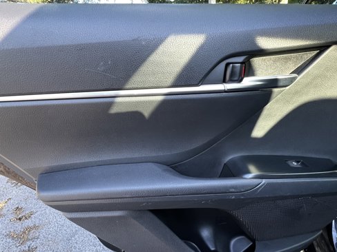 Used 2018 Toyota Camry SE image 30