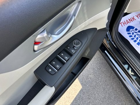 Used 2023 Kia Forte LXS image 16