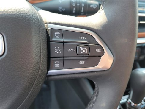 Used 2024 Jeep Compass Limited image 24
