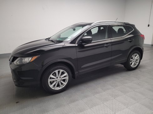 Used 2018 Nissan Rogue Sport SV image 2