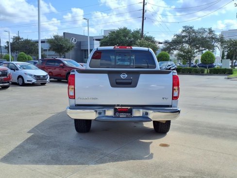 Used 2015 Nissan Frontier SV image 23