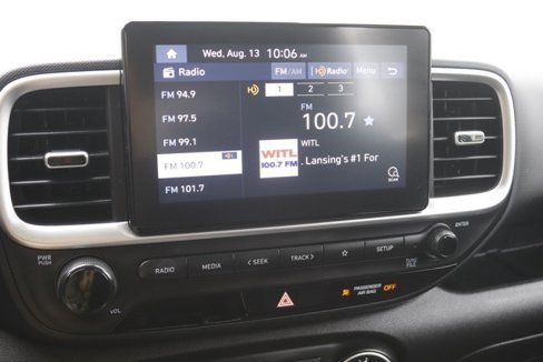 Certified 2022 Hyundai Venue SE image 22