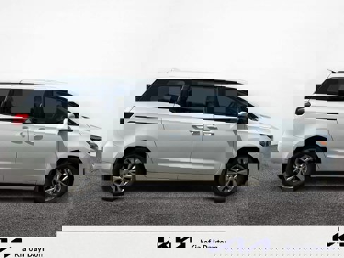 Used 2016 Kia Sedona L image 6
