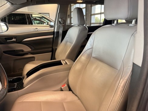 Used 2015 Toyota Highlander XLE image 8