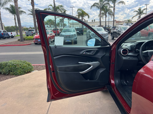 Used 2024 Chevrolet Trax RS w/ Sunroof Package image 11
