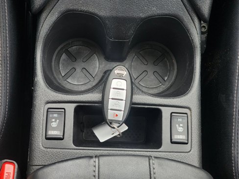Used 2017 Nissan Rogue SV image 22